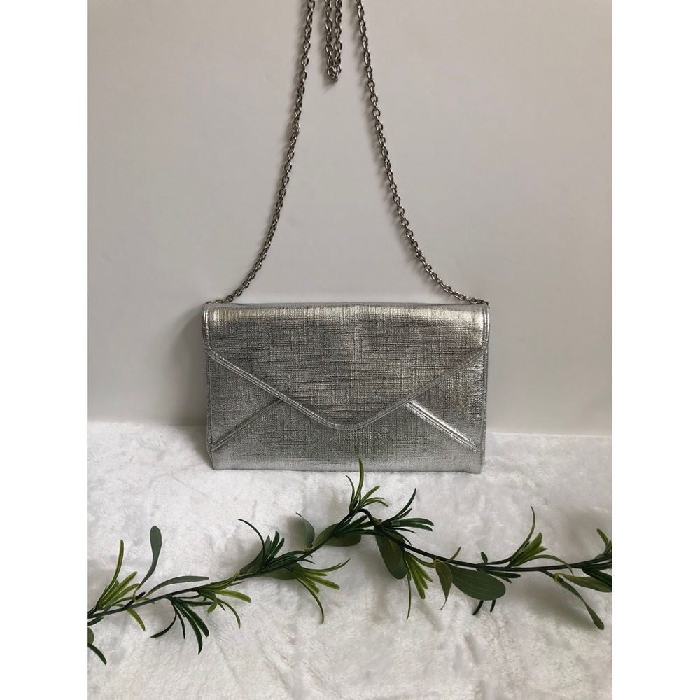 La Regae Avayah Greek Key Crystal Envelope Clutch